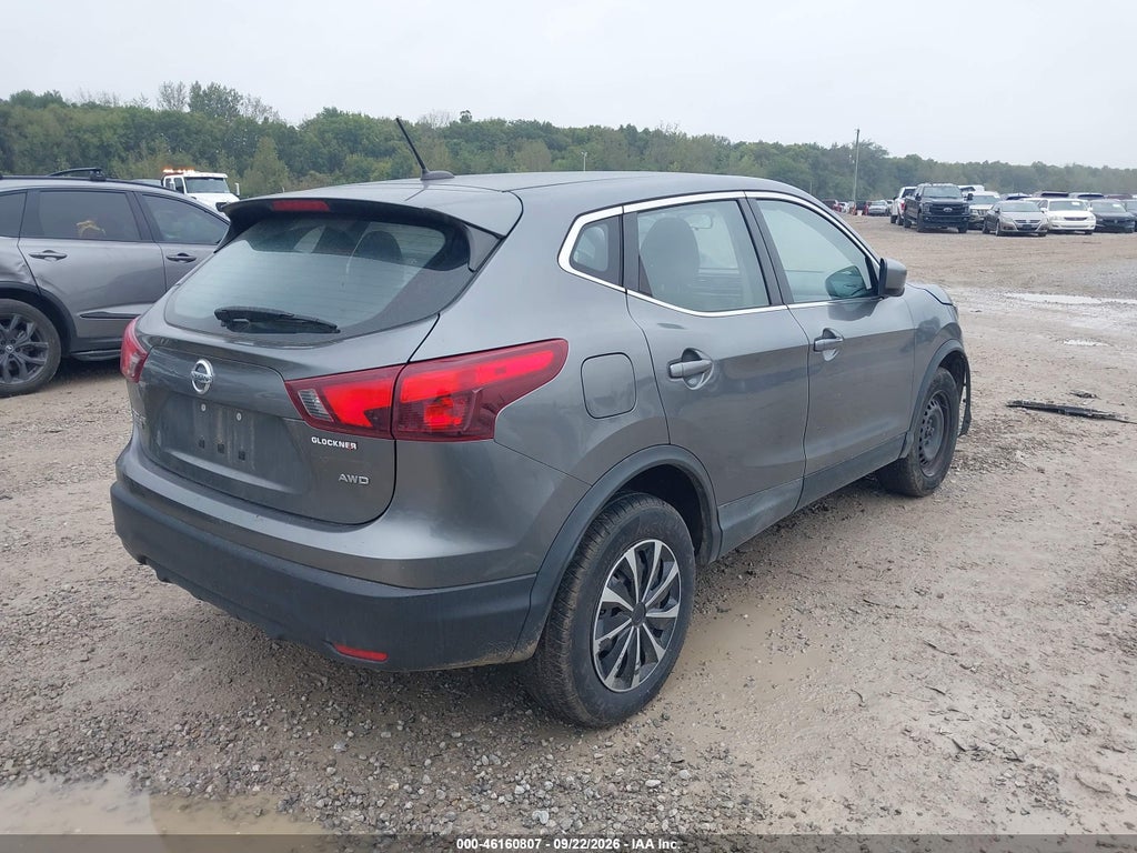 2019 Nissan Rogue Sport S photo 4