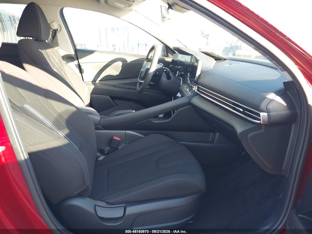 2024 Hyundai Elantra SEL photo 5