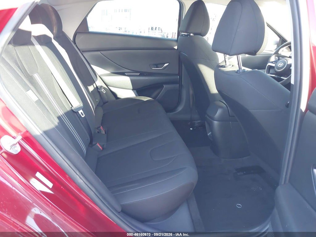 2024 Hyundai Elantra SEL photo 8