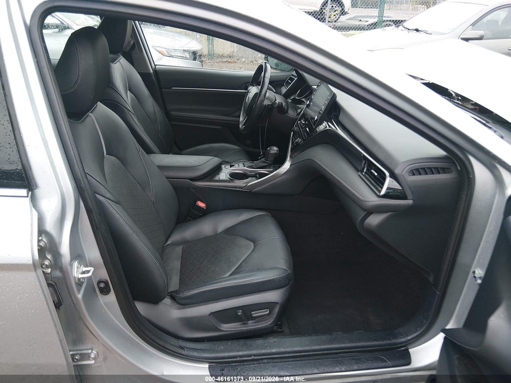 2021 Toyota Camry XSE photo 5