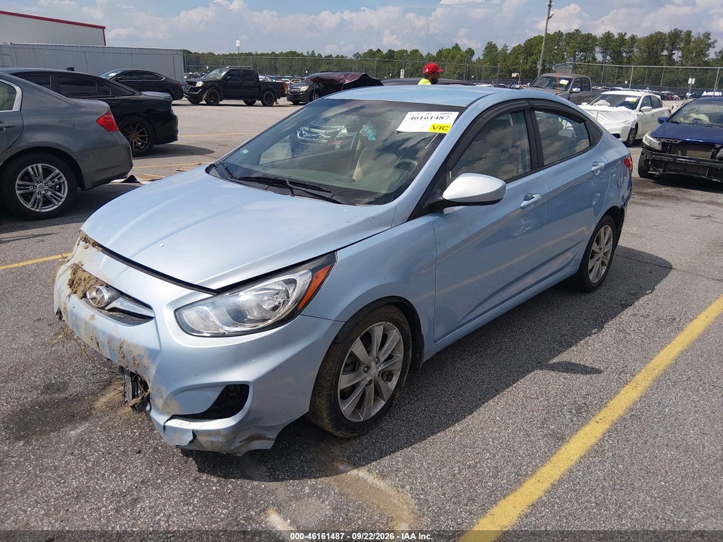 2013 Hyundai Accent GLS photo 2