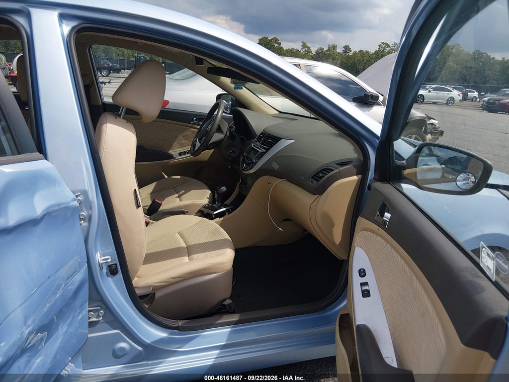 2013 Hyundai Accent GLS photo 5