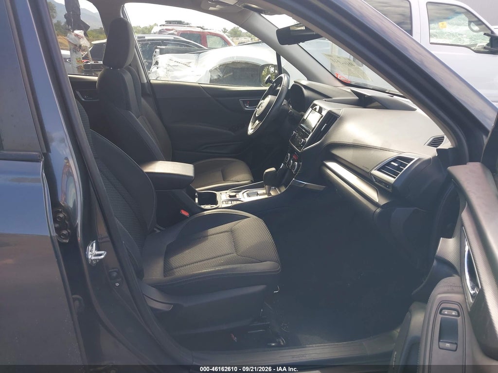 2024 Subaru Forester Premium photo 5