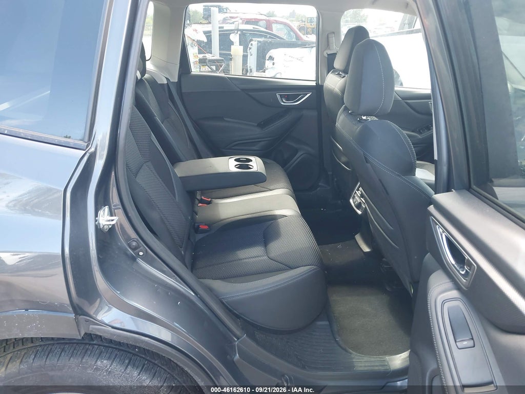 2024 Subaru Forester Premium photo 8
