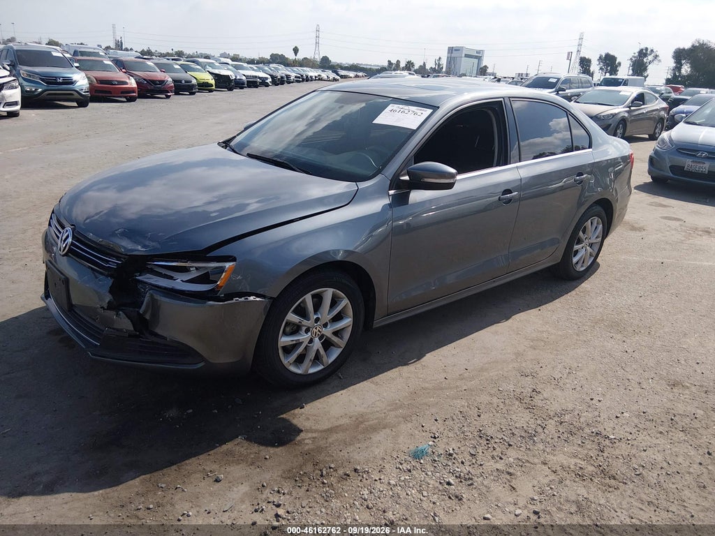 2014 Volkswagen Jetta 1.8T SE photo 2