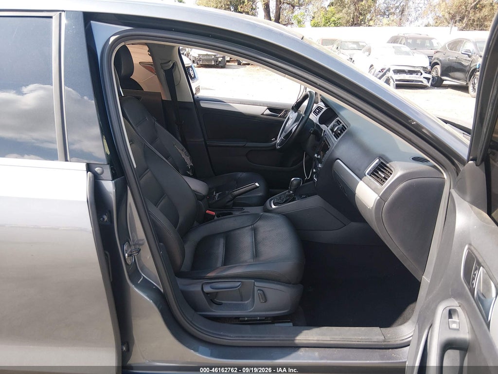 2014 Volkswagen Jetta 1.8T SE photo 5