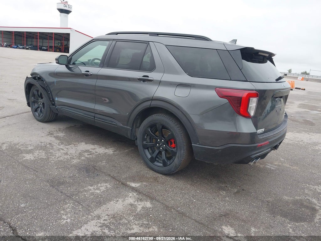 2020 Ford Explorer ST photo 3