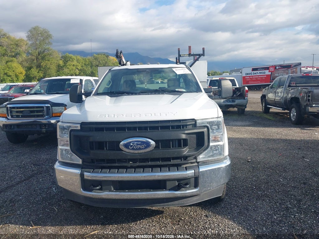 2021 Ford F-350 Chassis XL photo 12