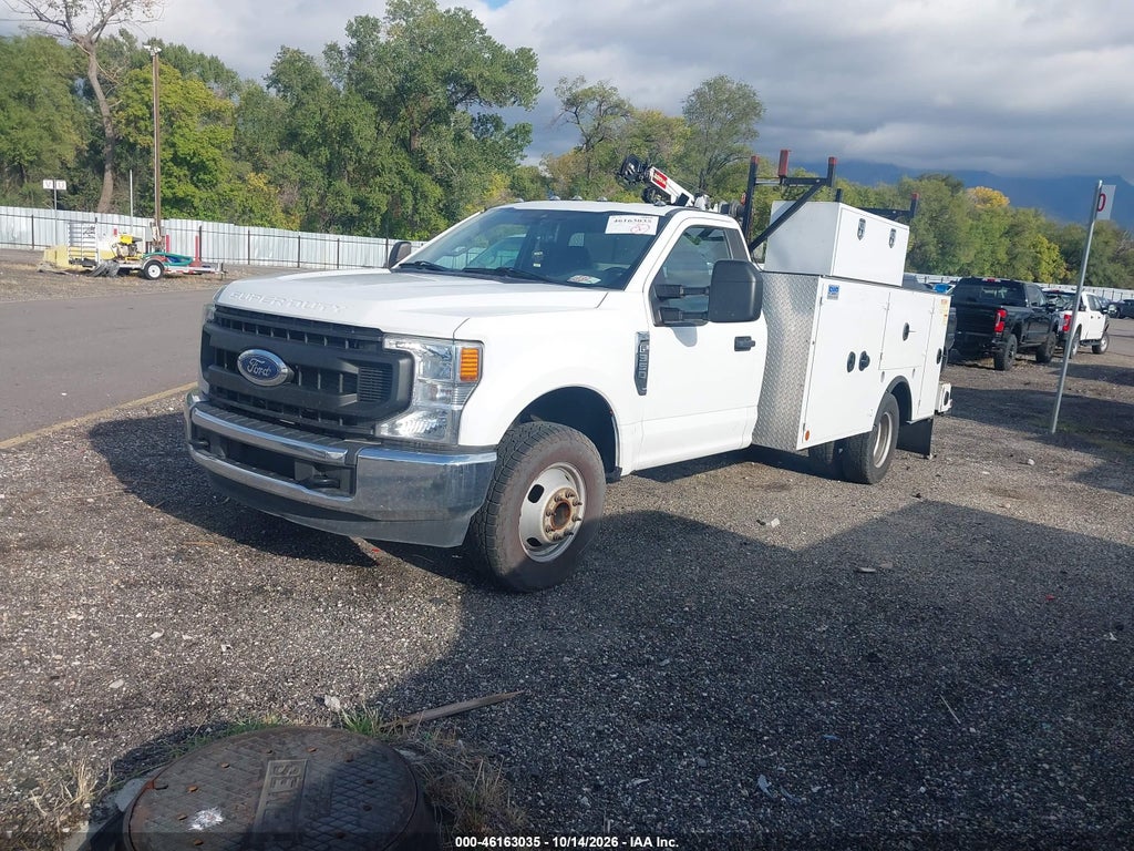2021 Ford F-350 Chassis XL photo 2