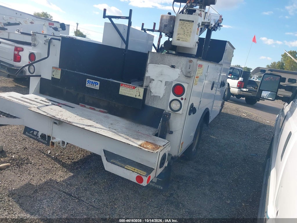 2021 Ford F-350 Chassis XL photo 4
