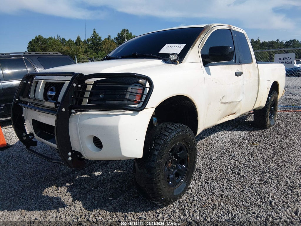 2004 Nissan Titan XE photo 2