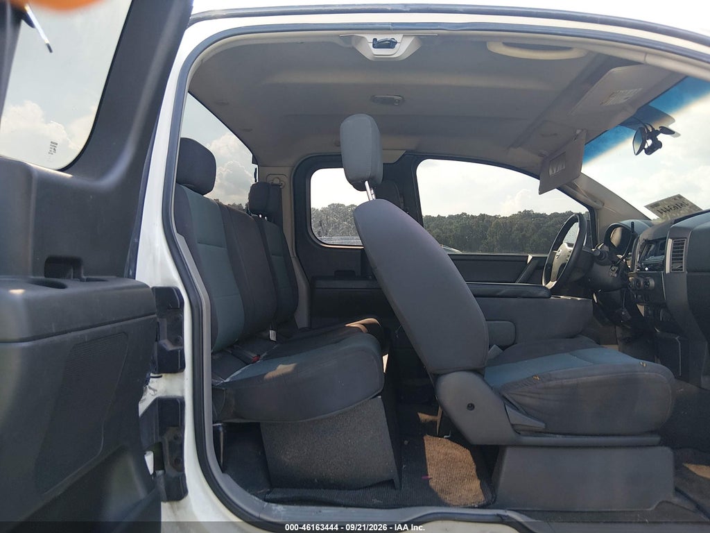 2004 Nissan Titan XE photo 8