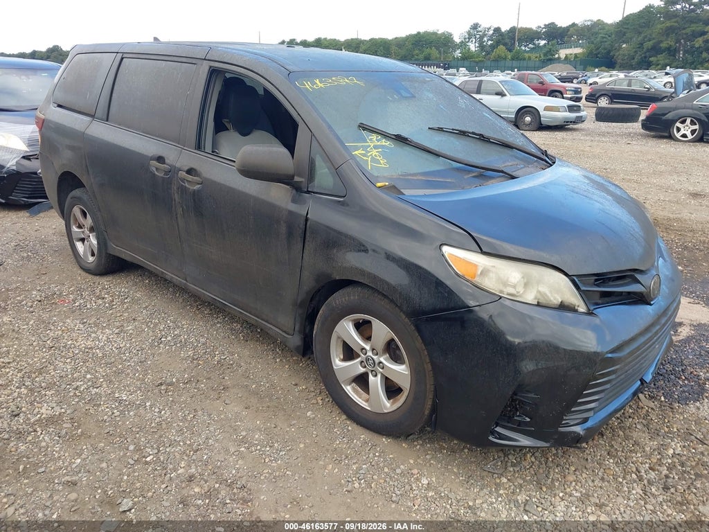 2019 Toyota Sienna L 7 Passenger photo 1