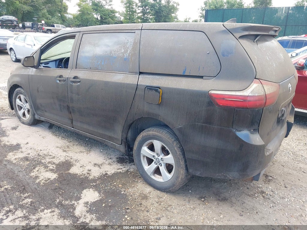 2019 Toyota Sienna L 7 Passenger photo 3