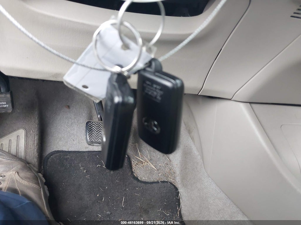 2011 Toyota Prius TWO photo 11