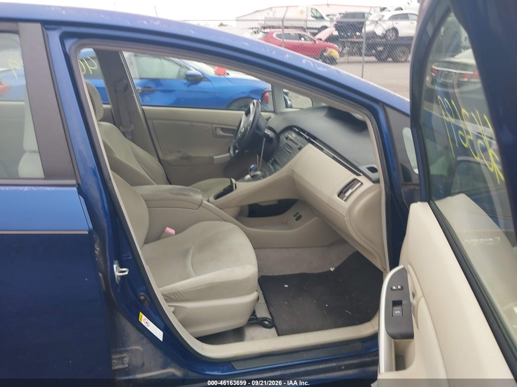 2011 Toyota Prius TWO photo 5