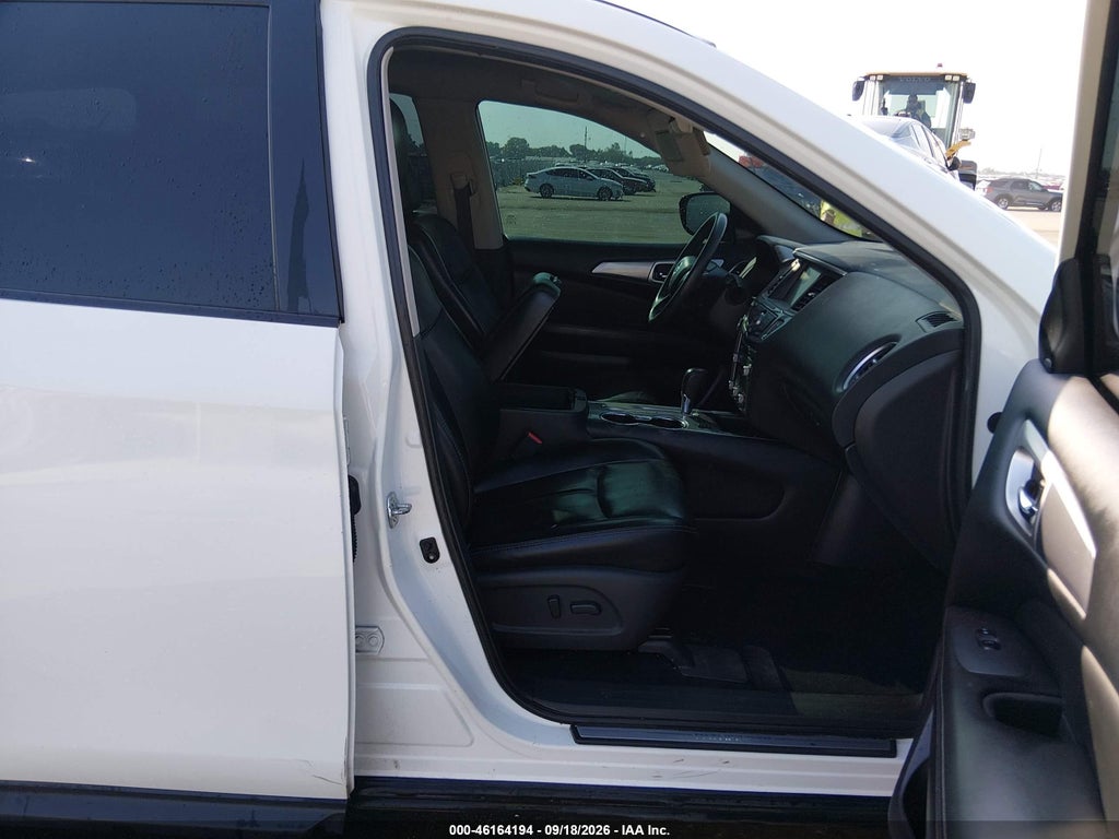 2017 Nissan Pathfinder SL photo 5