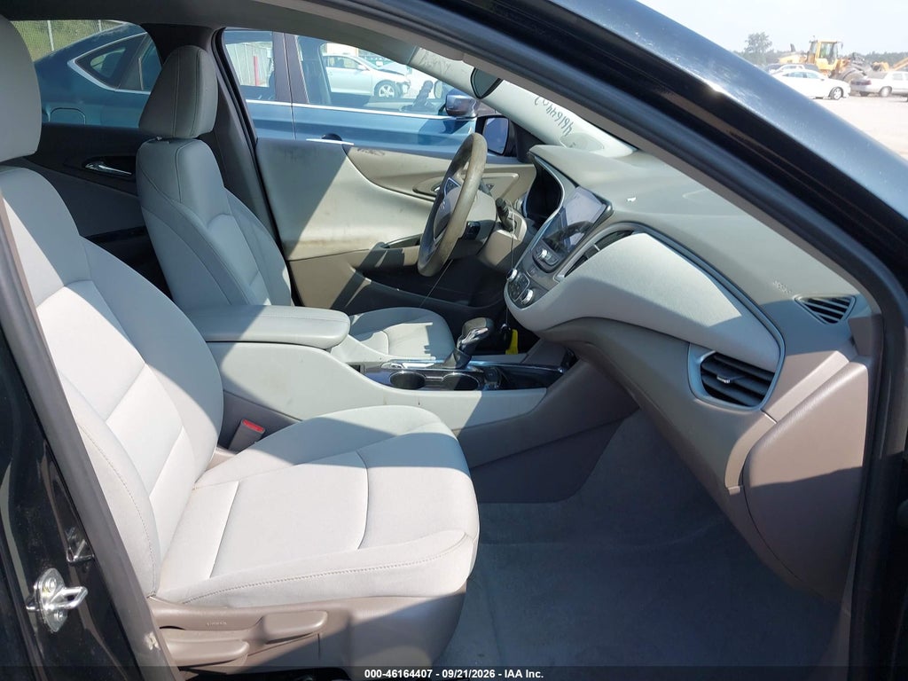 2022 Chevrolet Malibu FWD LT photo 5