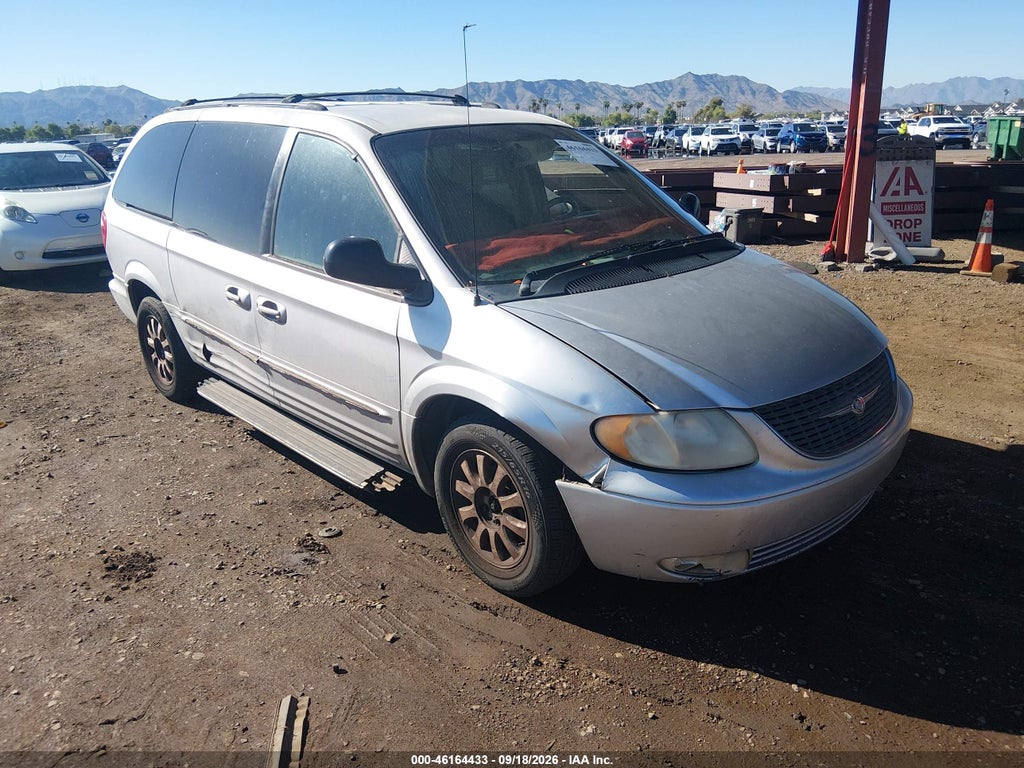 2002 Chrysler Town & Country LXI photo 1
