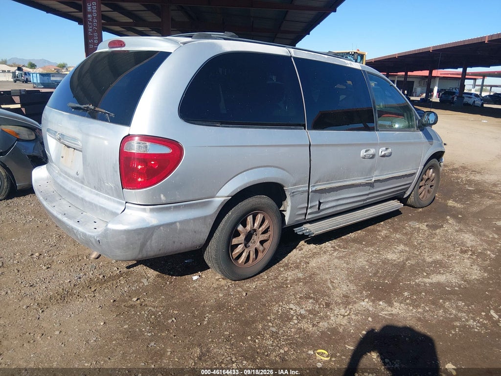 2002 Chrysler Town & Country LXI photo 4