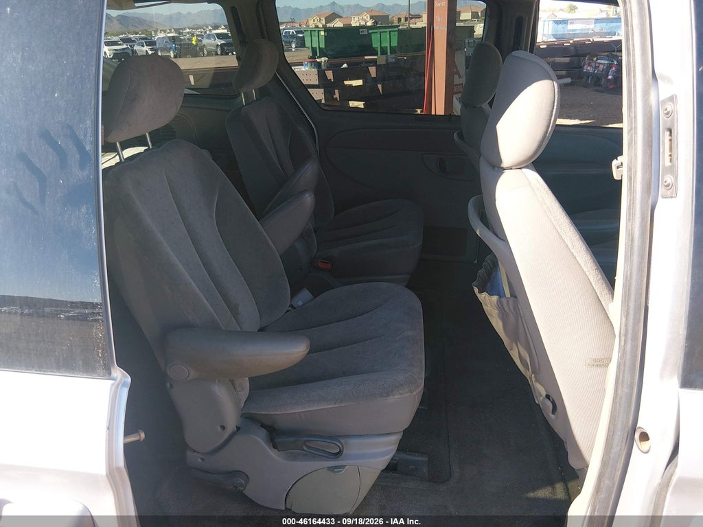 2002 Chrysler Town & Country LXI photo 8