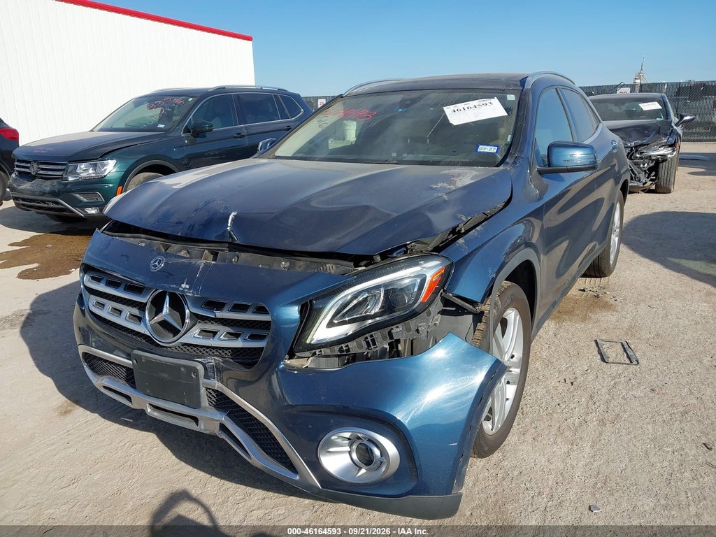 2020 Mercedes-Benz GLA 250 4MATIC photo 2