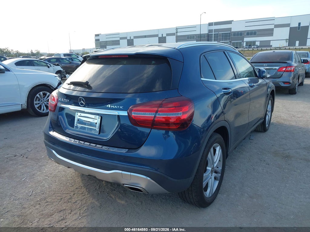 2020 Mercedes-Benz GLA 250 4MATIC photo 4