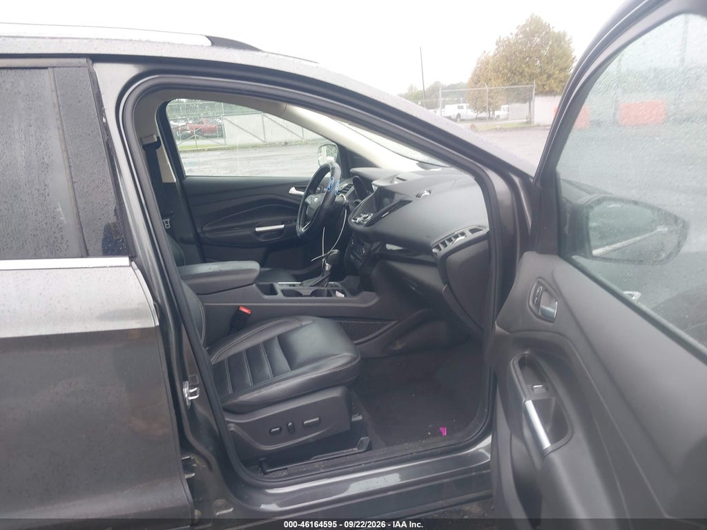 2017 Ford Escape Titanium photo 5