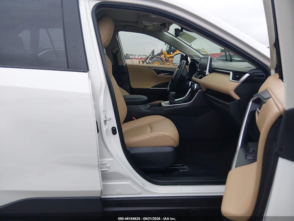 2021 Toyota RAV4 Limited photo 5