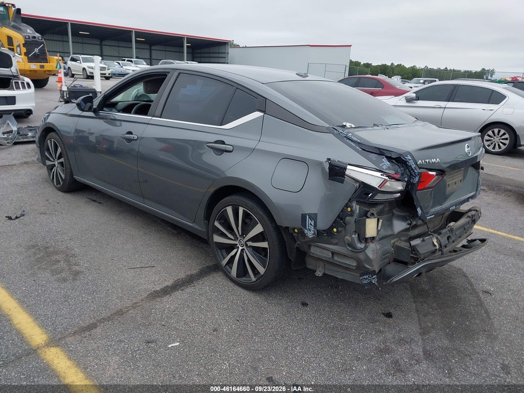 2020 Nissan Altima SR FWD photo 3