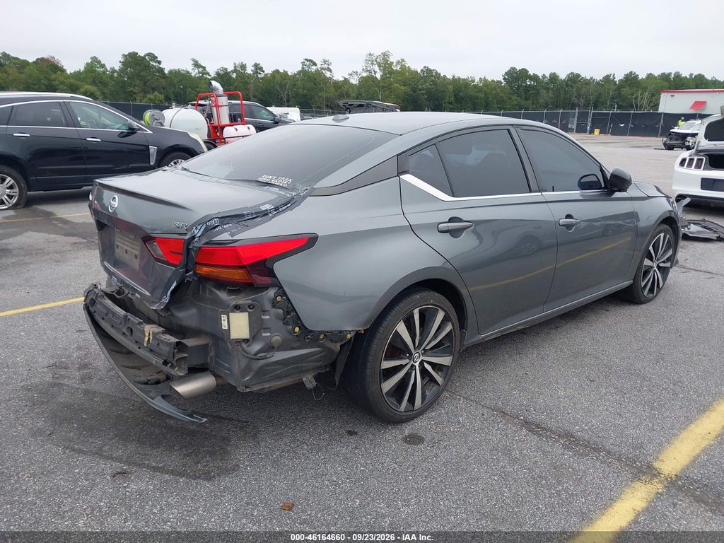 2020 Nissan Altima SR FWD photo 4