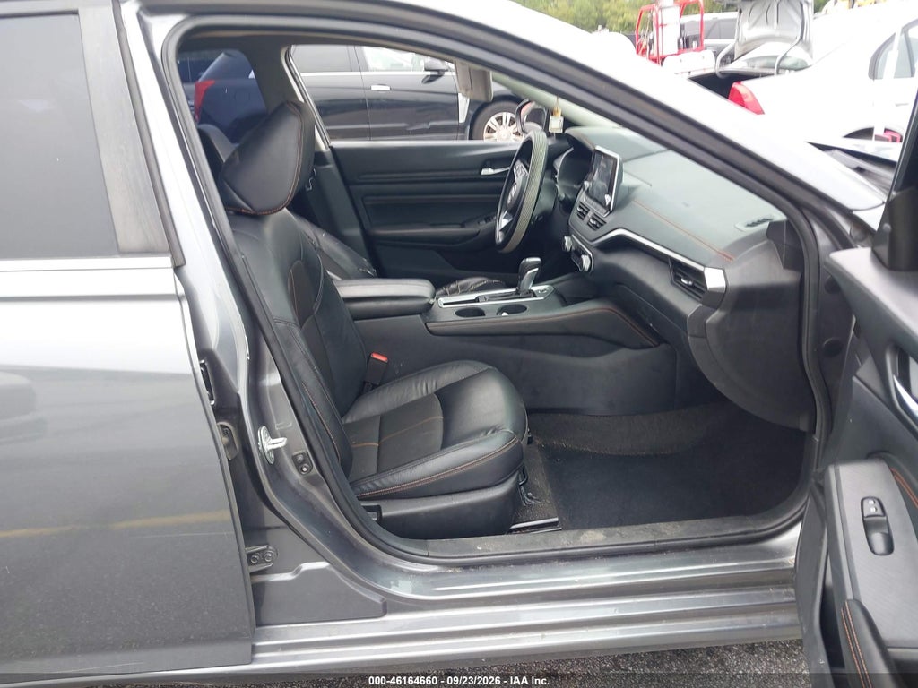 2020 Nissan Altima SR FWD photo 5