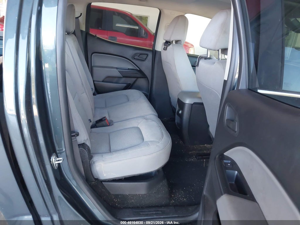 2017 Chevrolet Colorado WT photo 8