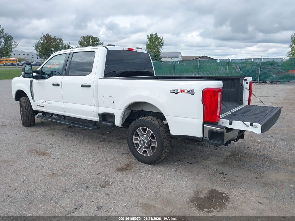 2025 Ford F-350 XLT photo 3