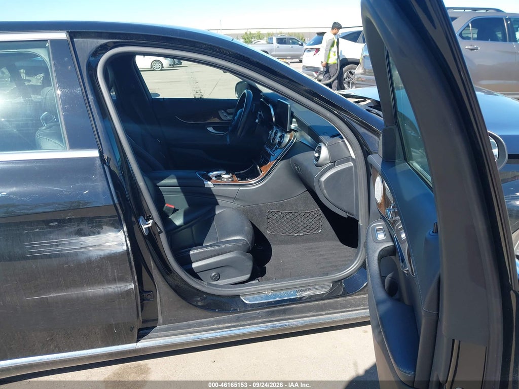 2015 Mercedes-Benz C 300 Luxury 4MATIC photo 5
