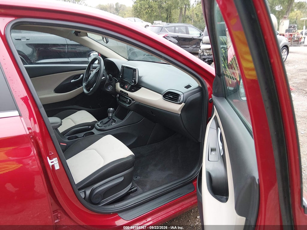 2020 Hyundai Elantra GT photo 5