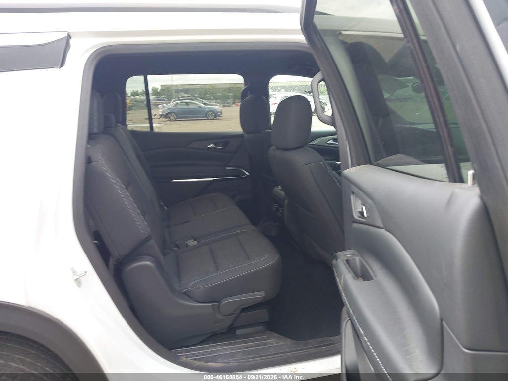 2026 Chevrolet Traverse AWD LT photo 8