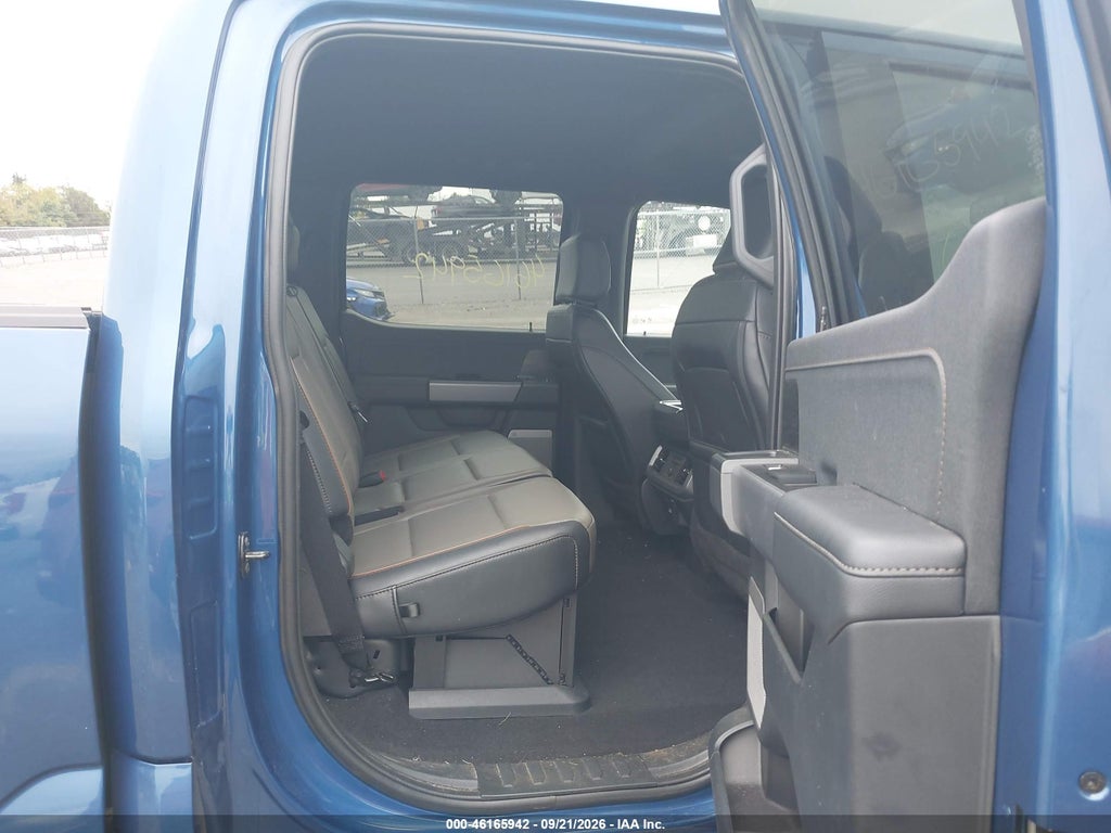 2025 Ford F-150 Lariat photo 8