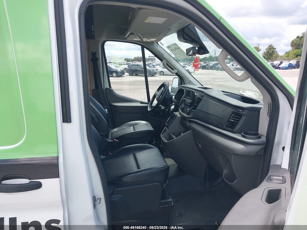 2025 Ford Transit-250 photo 5