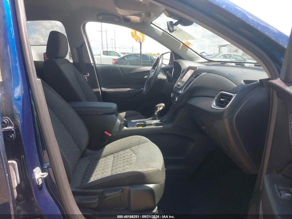 2022 Chevrolet Equinox FWD LT photo 5