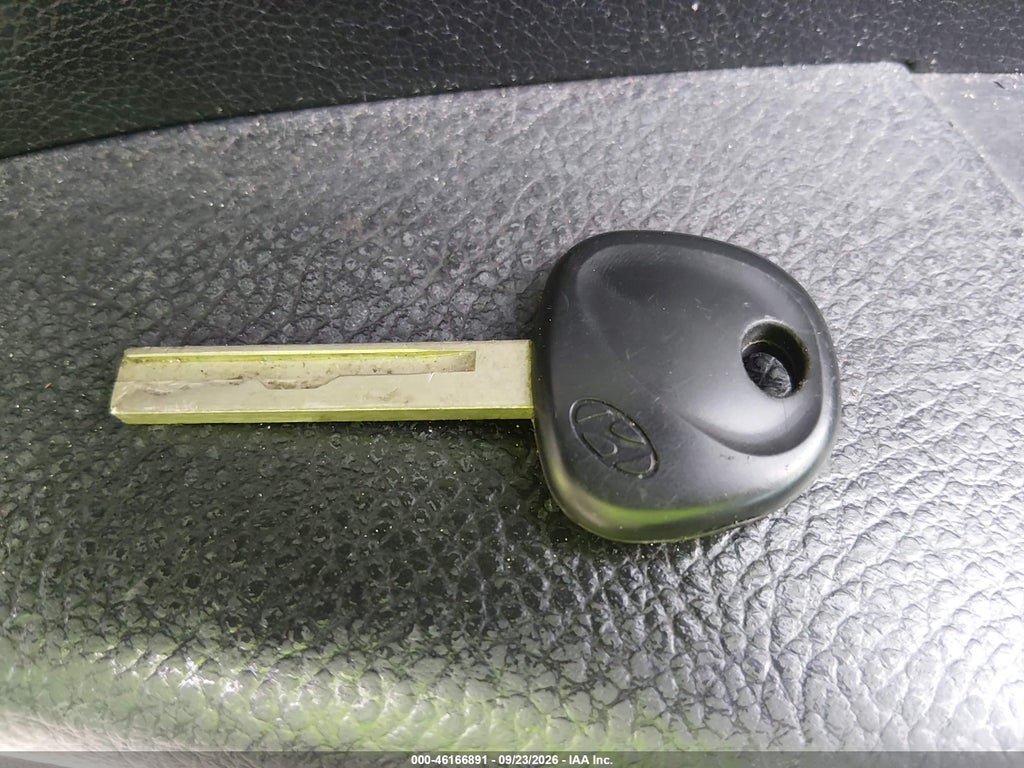 2014 Hyundai Veloster Base W/Black photo 11
