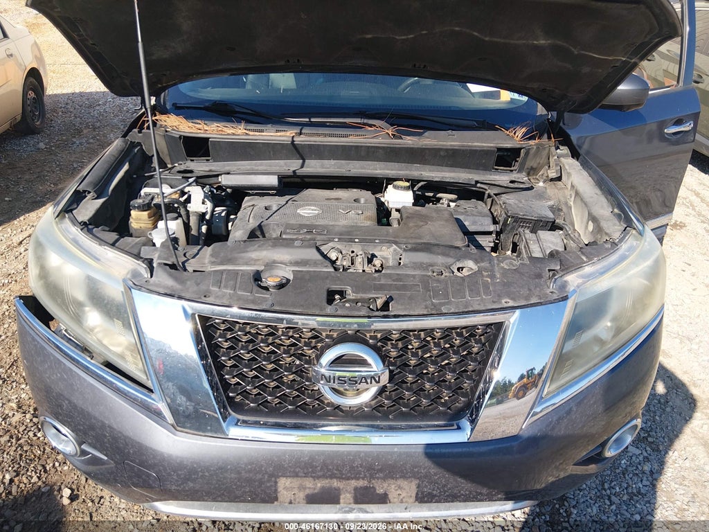 2013 Nissan Pathfinder Platinum photo 10