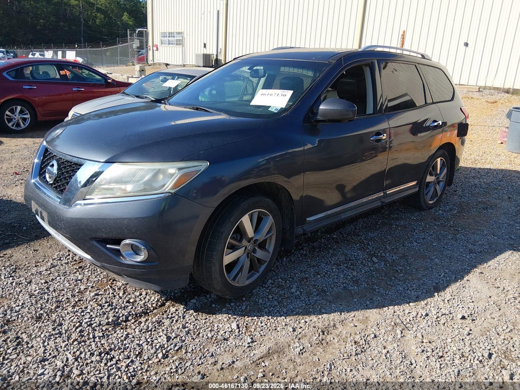 2013 Nissan Pathfinder Platinum photo 2