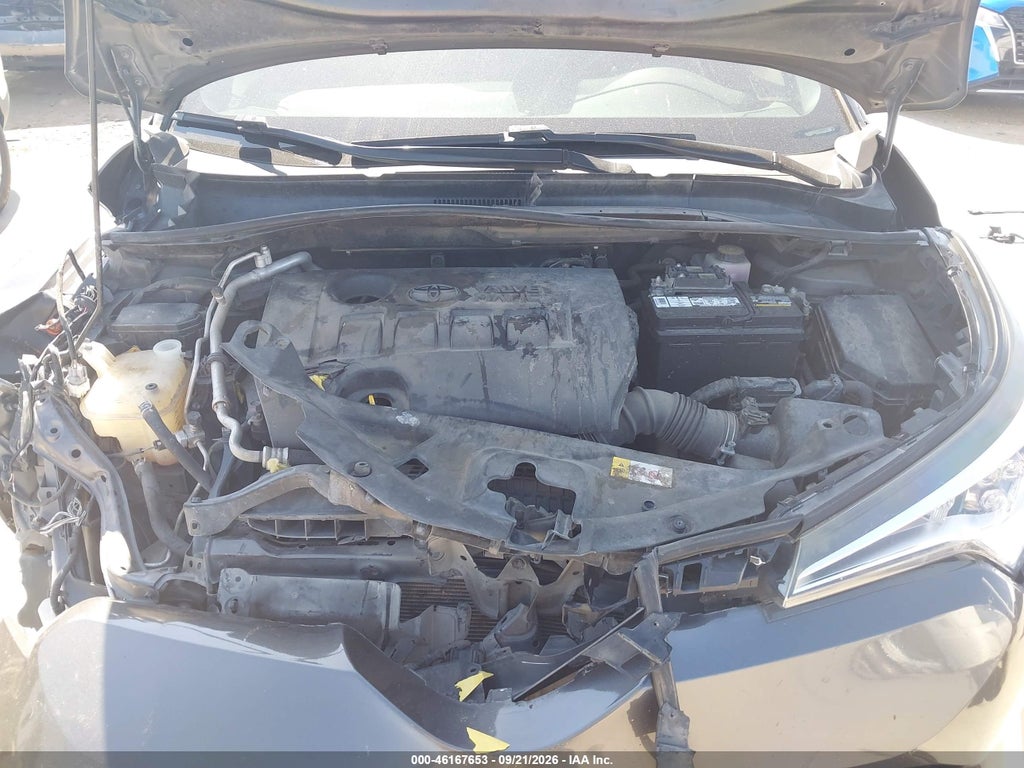 2019 Toyota C-HR XLE photo 10