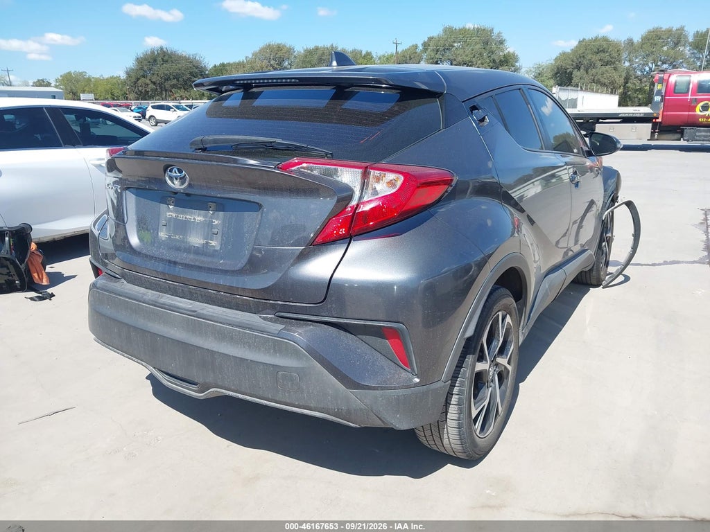 2019 Toyota C-HR XLE photo 4