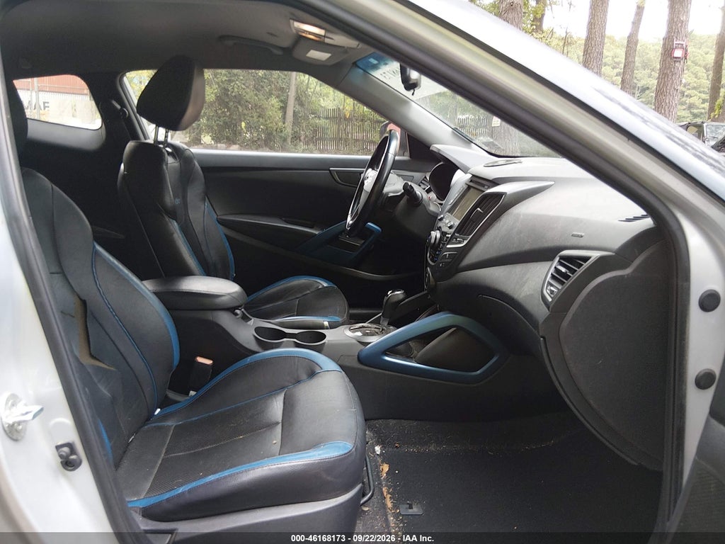 2014 Hyundai Veloster Turbo W/Blue photo 5