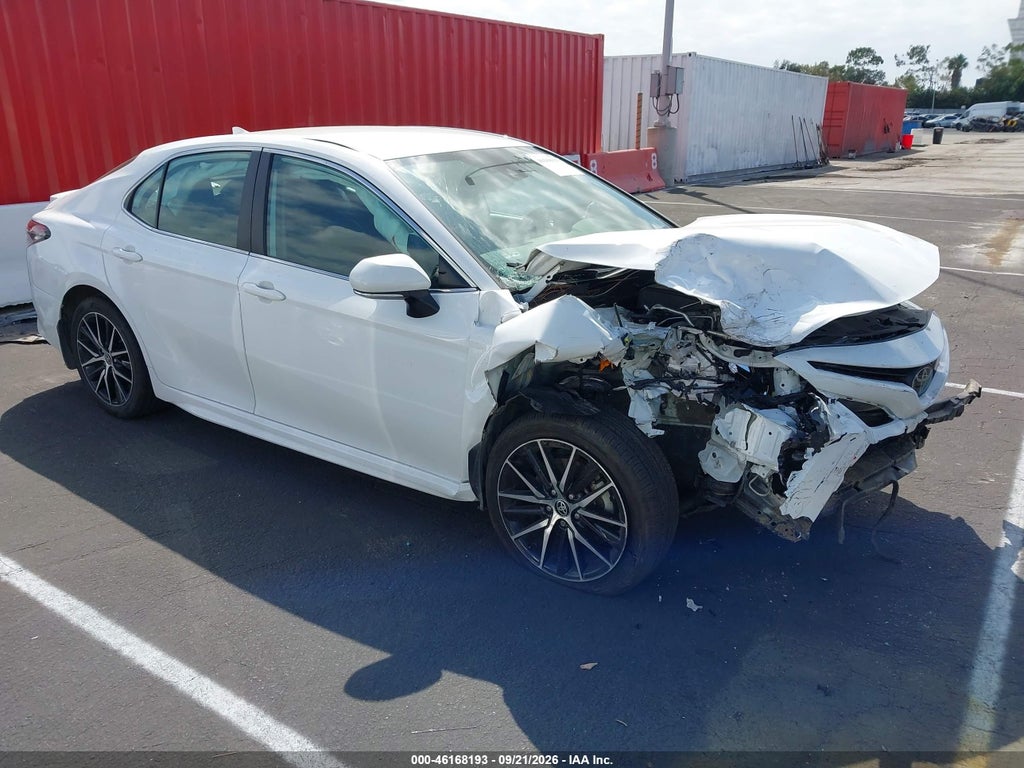 TOYOTA CAMRY 2023