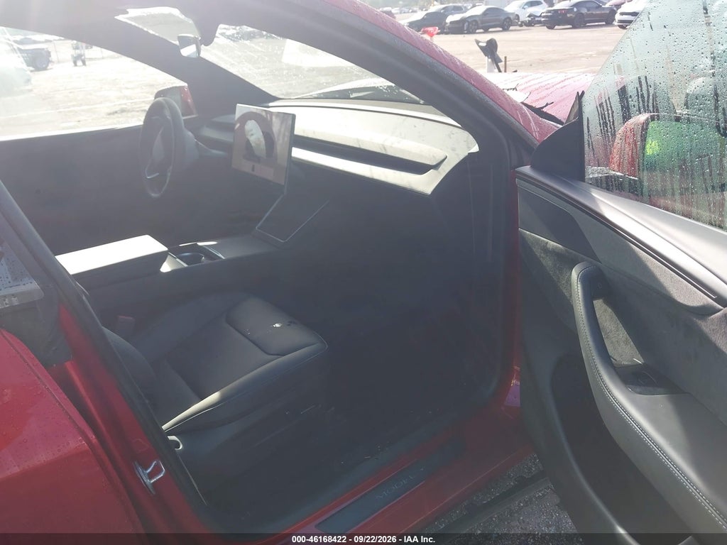 2026 Tesla Model Y Premium Rear-Wheel Drive/Rear-Wheel Drive photo 5