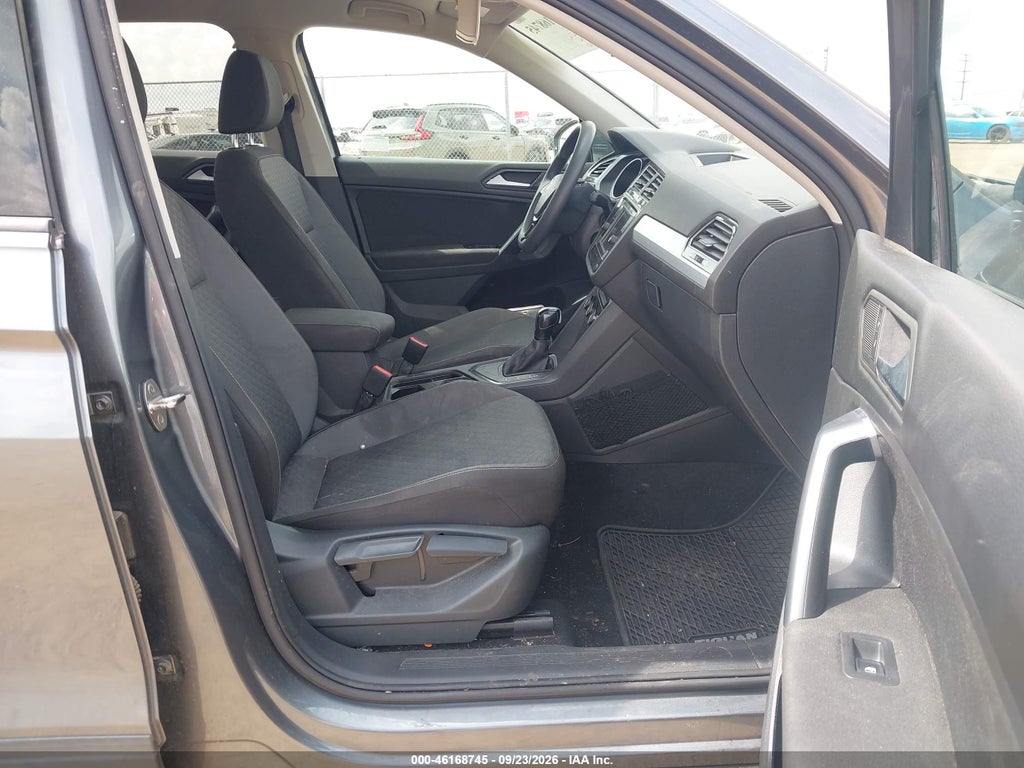 2021 Volkswagen Tiguan S photo 5