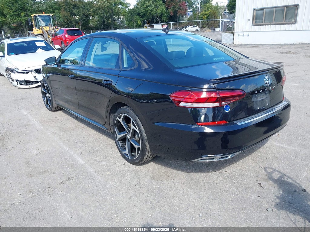 2020 Volkswagen Passat 2.0T R-Line photo 3